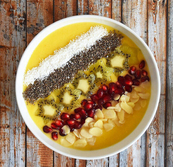 Bowl estiva al mango e kiwi